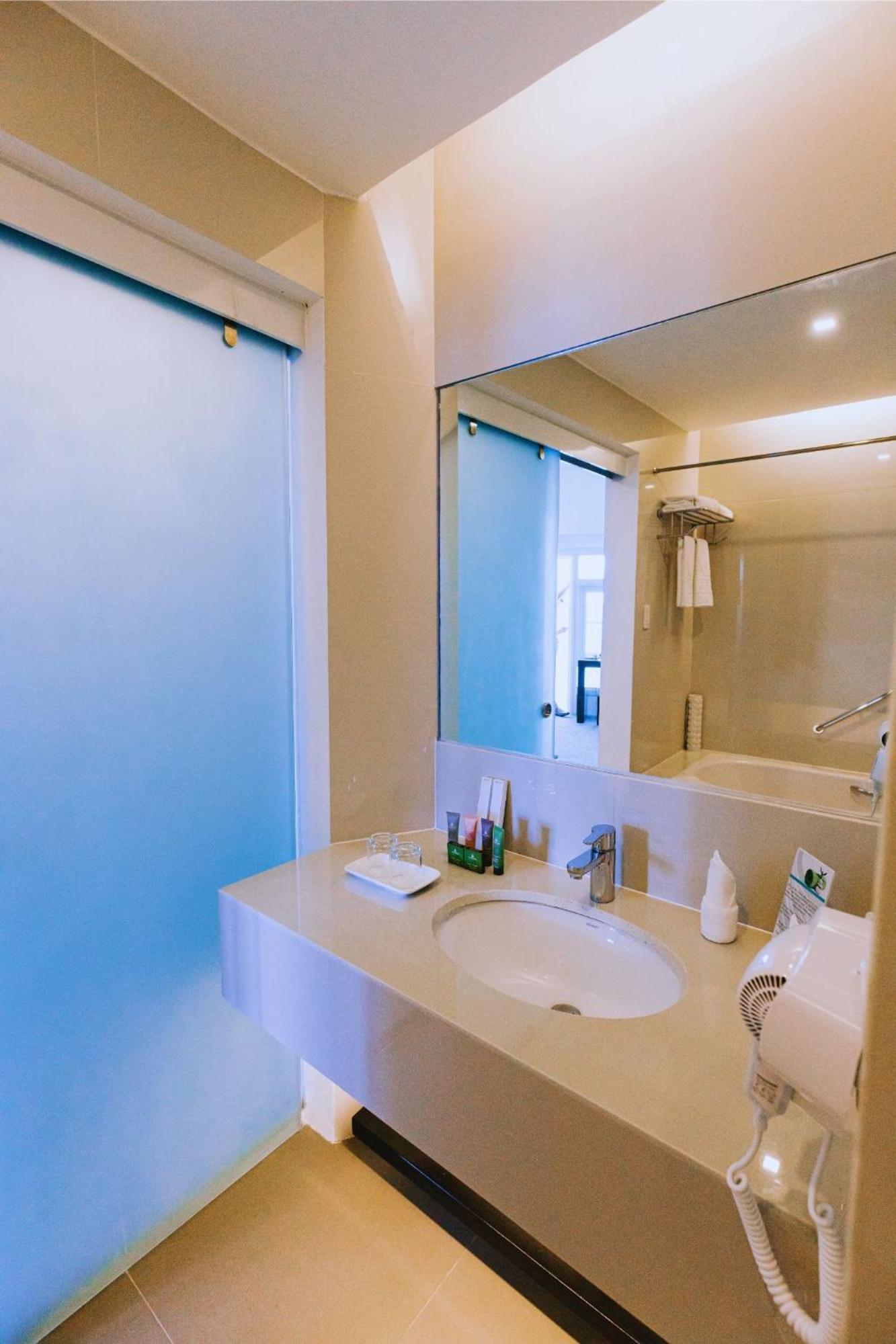 Arterra Seaview Resort Lapu-Lapu City Exteriér fotografie
